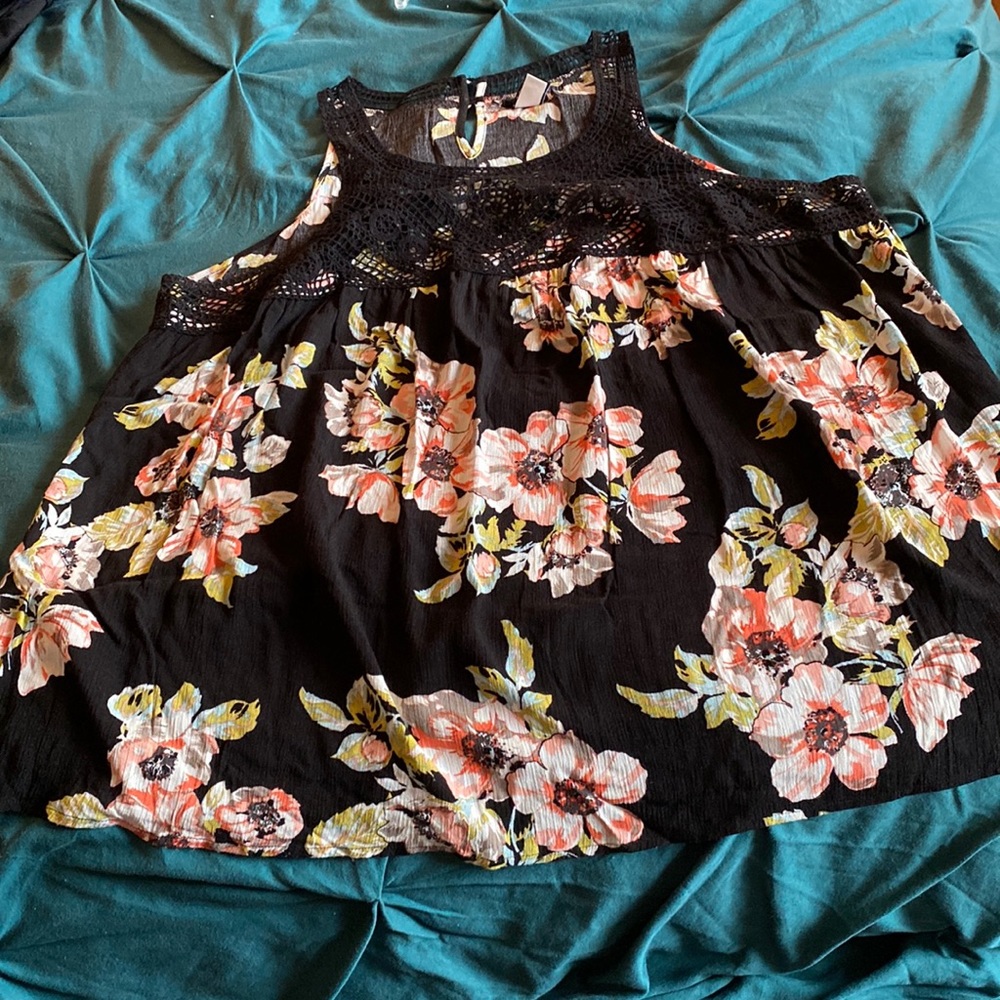 Torrid camisole. Black with coral flowers. Crochet neckline